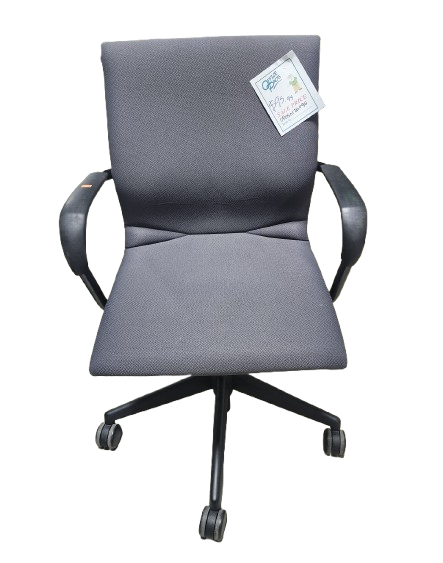 Preowned Steelcase Protege Conference Chair