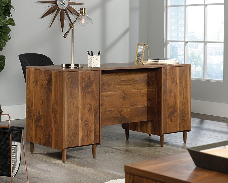 Grand Walnut Executive Desk 421113