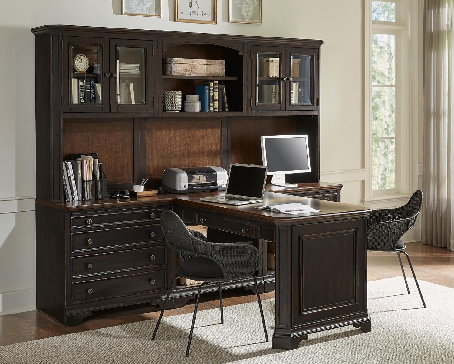 Hampton Modular Desk with Hutch by Aspenhome