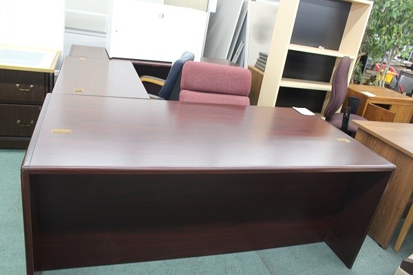 Used Mahogany Finish U-Shaped Desk