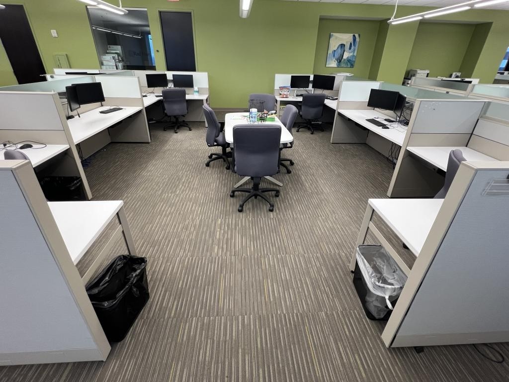 Used Knoll 6'x6' / 6'x30" Workstations
