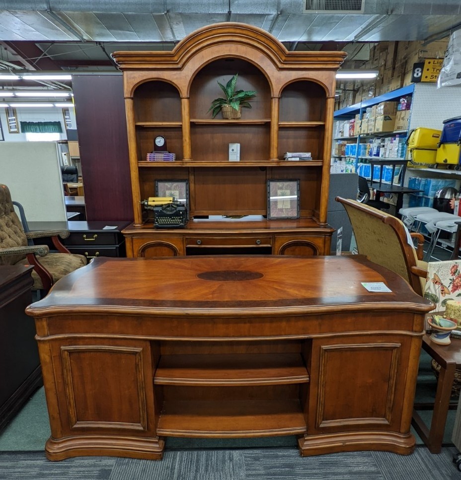 Hooker Executive Desk Set Office Pro's