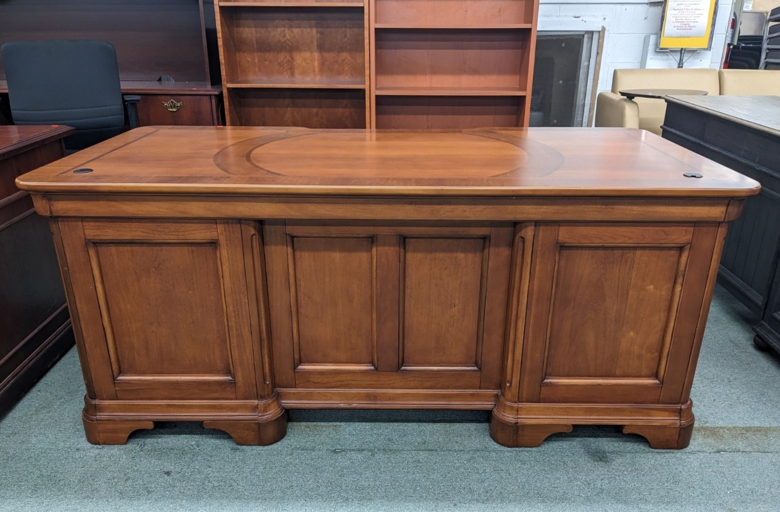 Traditional Executive Desk Office Pro's