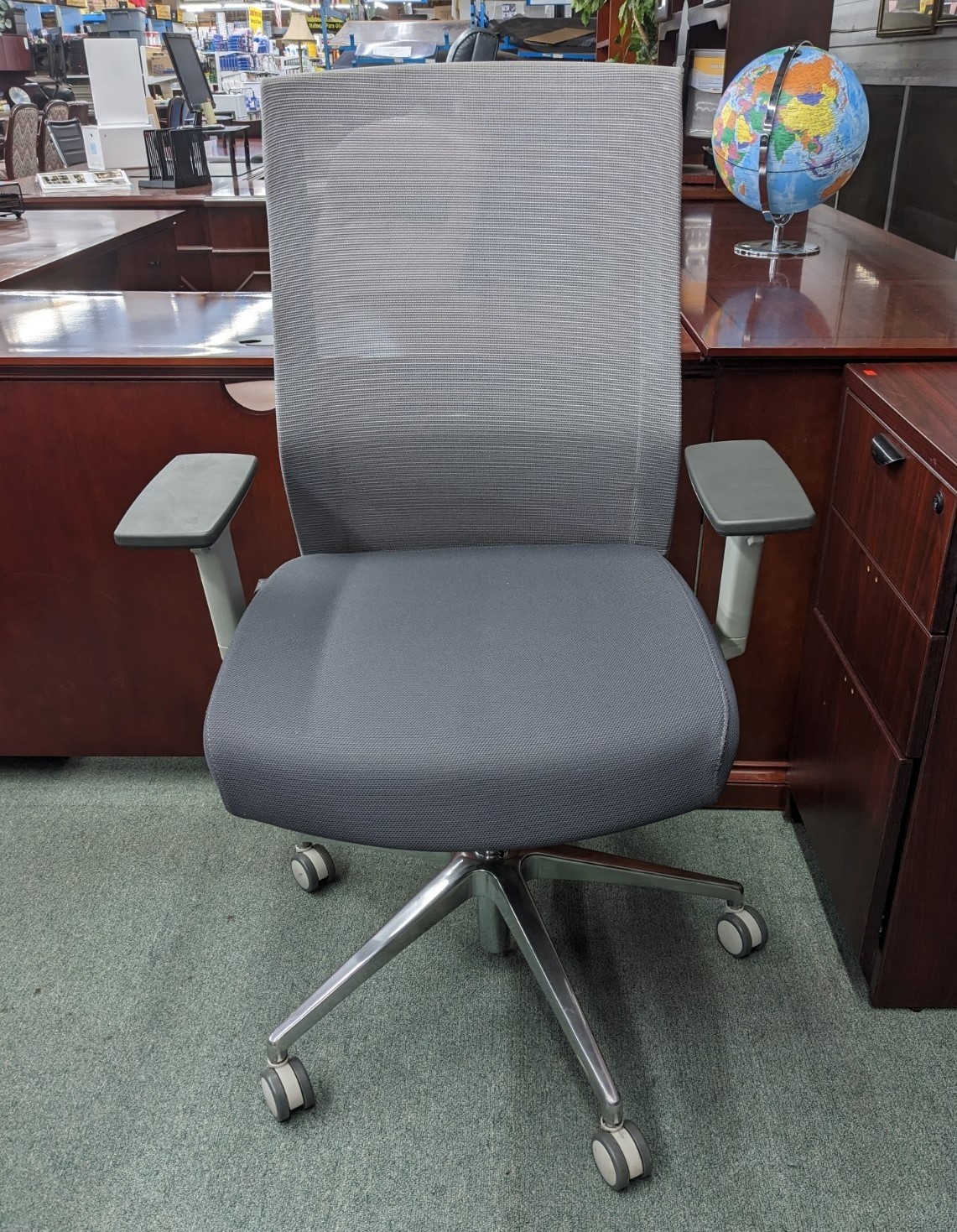 Used AMQ Task Chair