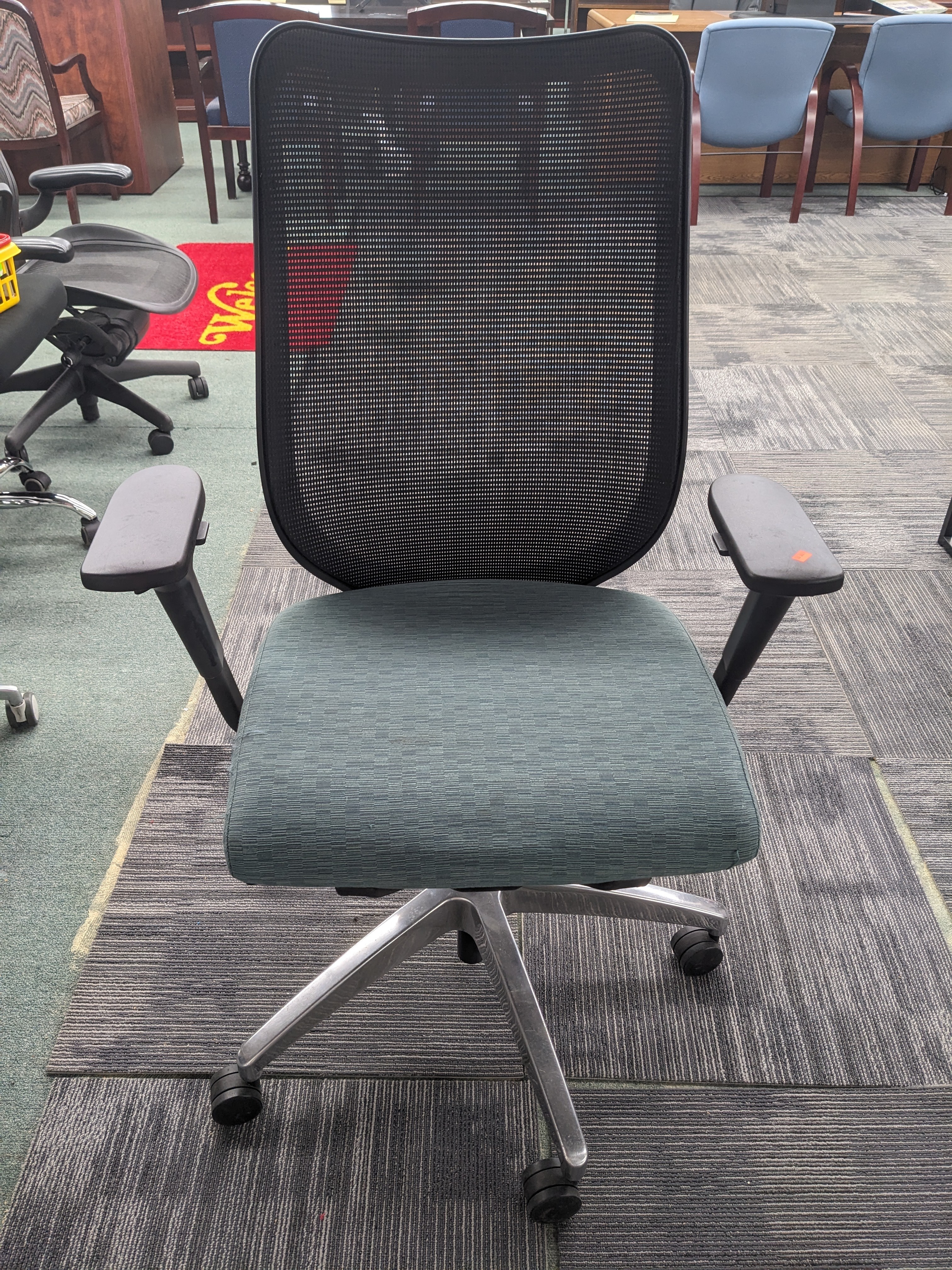Used HON Nucleus Task Chair