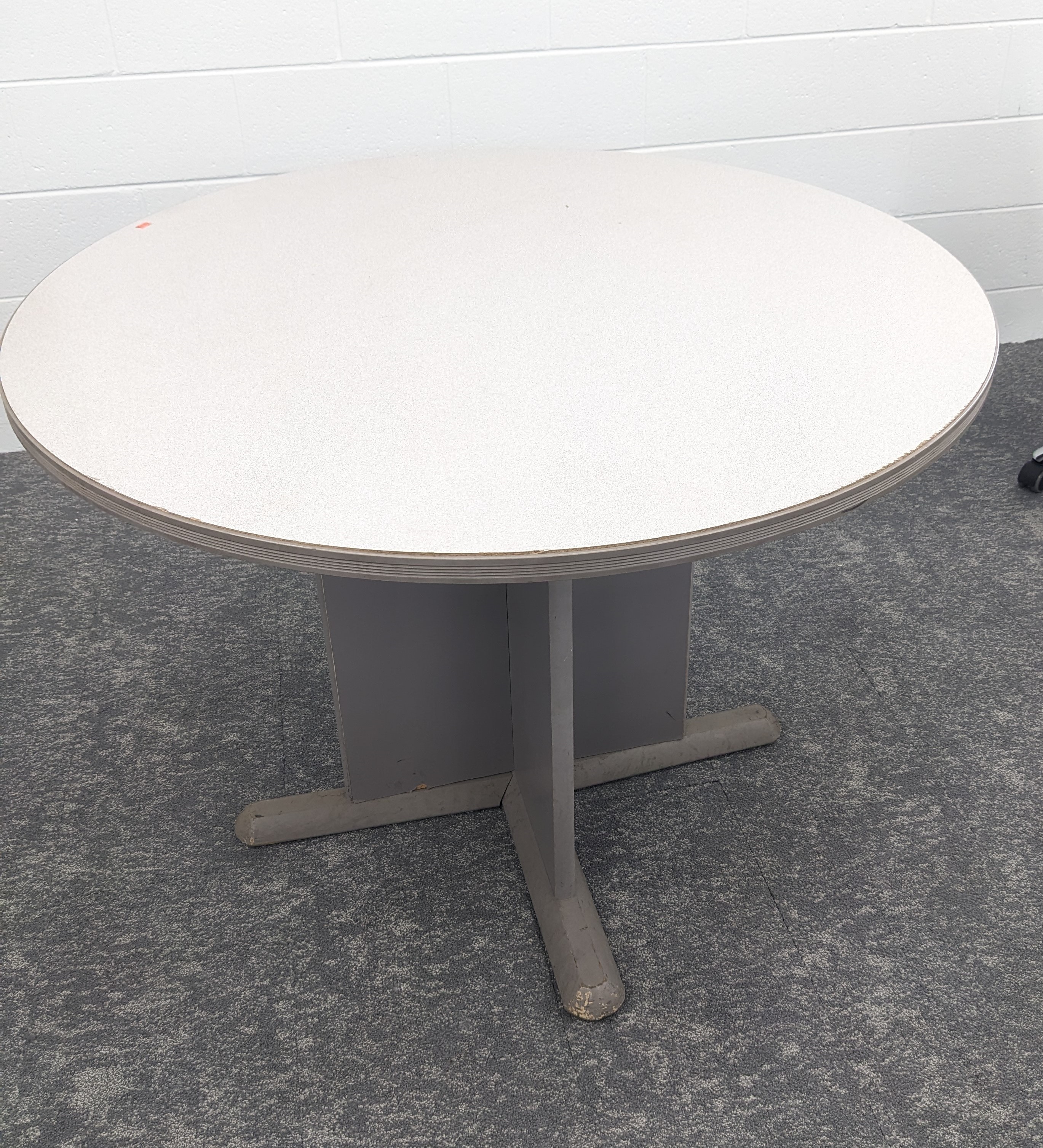 Used Round Conterence / Work Table