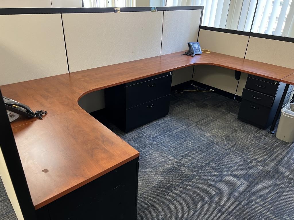 Used Steelcase Kick Workstation 5.5' x 5.5' Cubicles
