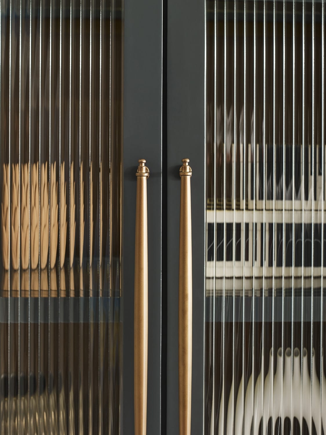 Alexander Pier/Display Cabinet by Aspenhome